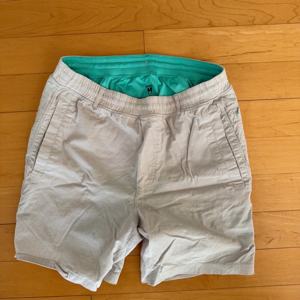 Birddogs tan shorts with belt loops